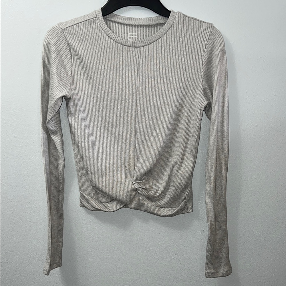 Gilly Hicks (Hollister) Gray Tie Front Fitted top